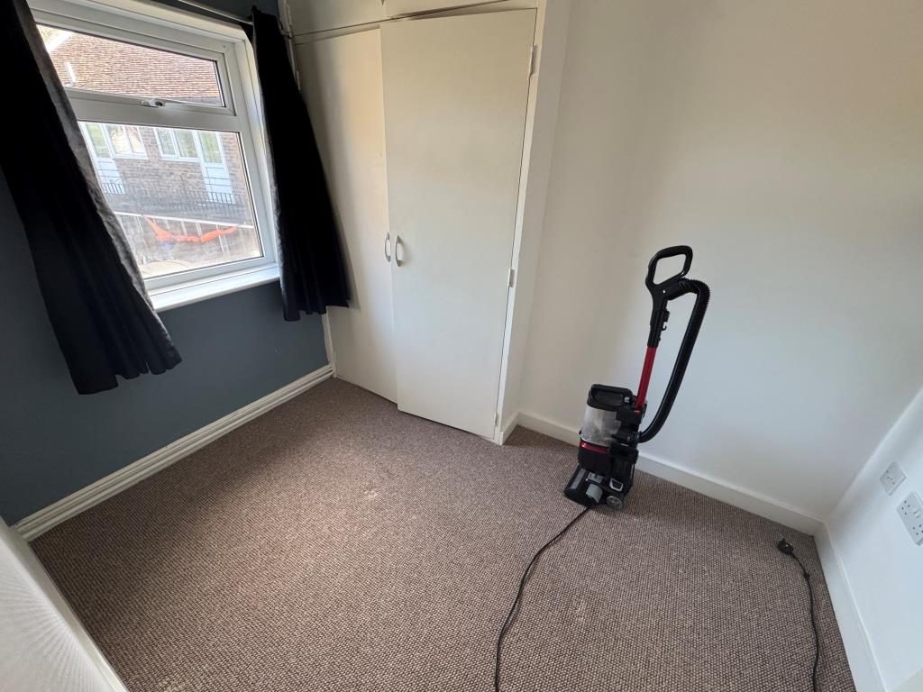 Lot: 75 - END-TERRACE TWO-BEDROOM COTTAGE IN VILLAGE LOCATION - Bedroom 2